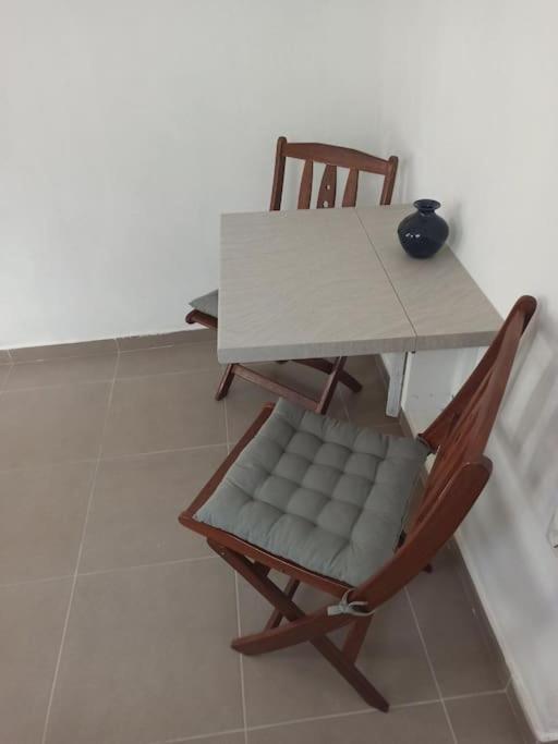 Δίκλινο Δωμάτιο Δονούσα Με Εξαιρετικό Μπαλκόνι Екстер'єр фото